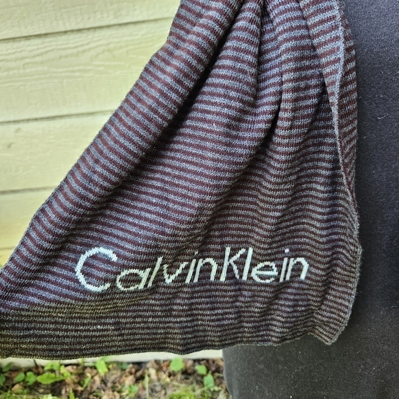 Calvin Klein gray white burgundy striped spellout scarf - Picture 2 of 6
